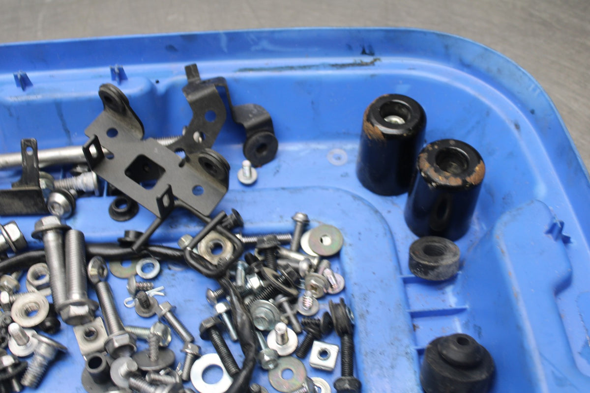 18-26 KAWASAKI Z400 ENGINE MOUNTING BOLTS HARDWARE MOTOR SCREWS BB852