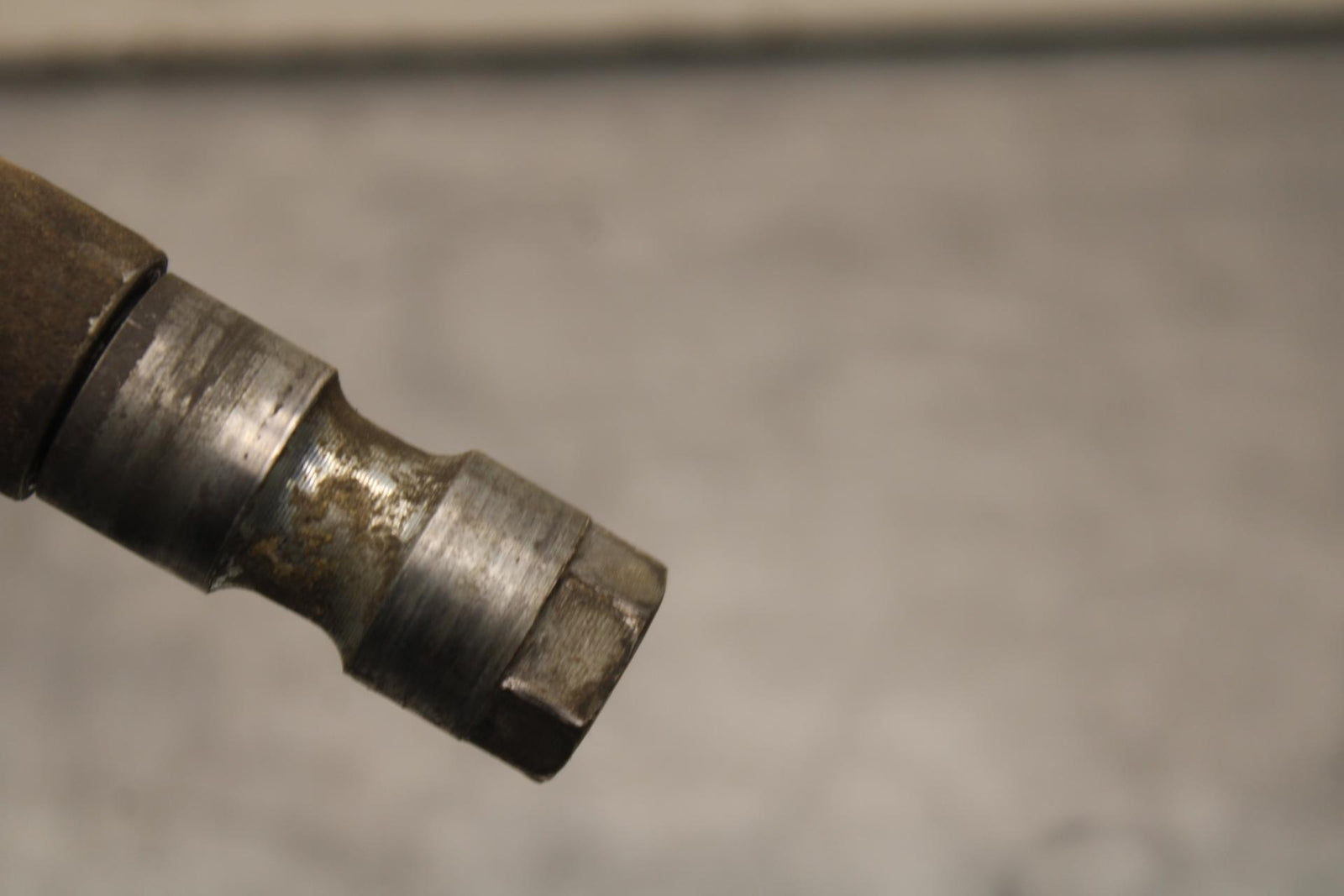 1983 Honda V45 Magna VF750C FRONT WHEEL RIM AXLE PIVOT BOLT 44301-461-770 BB91
