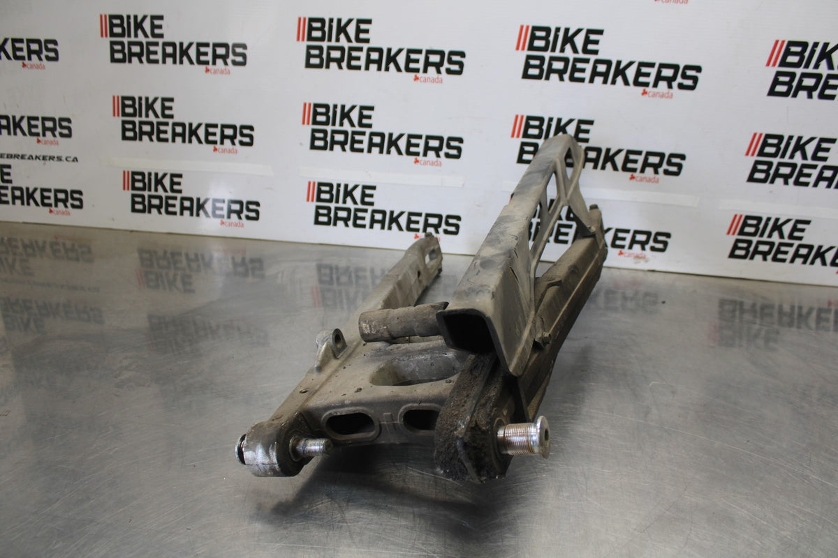 84 HONDA INTERCEPTOR 1000 VF1000F REAR SWINGARM BACK SUSPENSION SWING ARM BB878