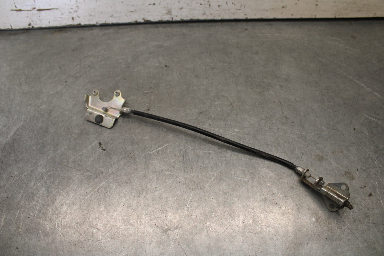 09-15 YAMAHA FZ6R REAR PASSENGER SEAT LATCH LOCK ASSEMBLY BB686