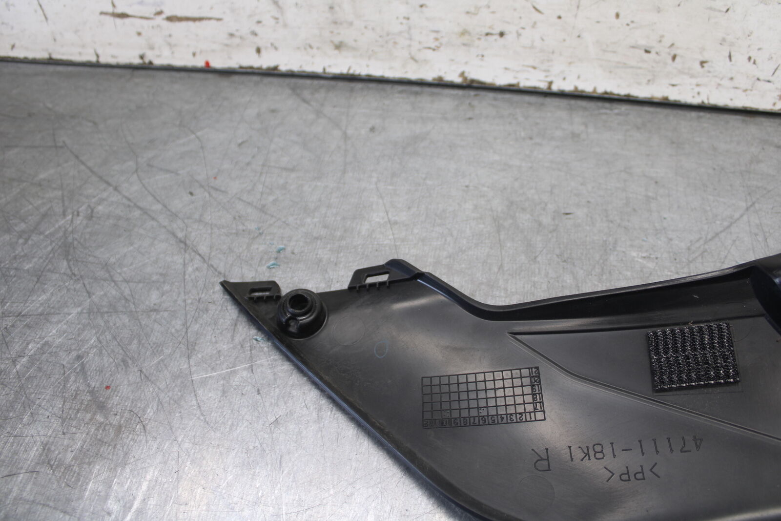 17-24 SUZUKI SV650 RIGHT GAS TANK FUEL CELL PANEL COVER TRIM COWL  BB706