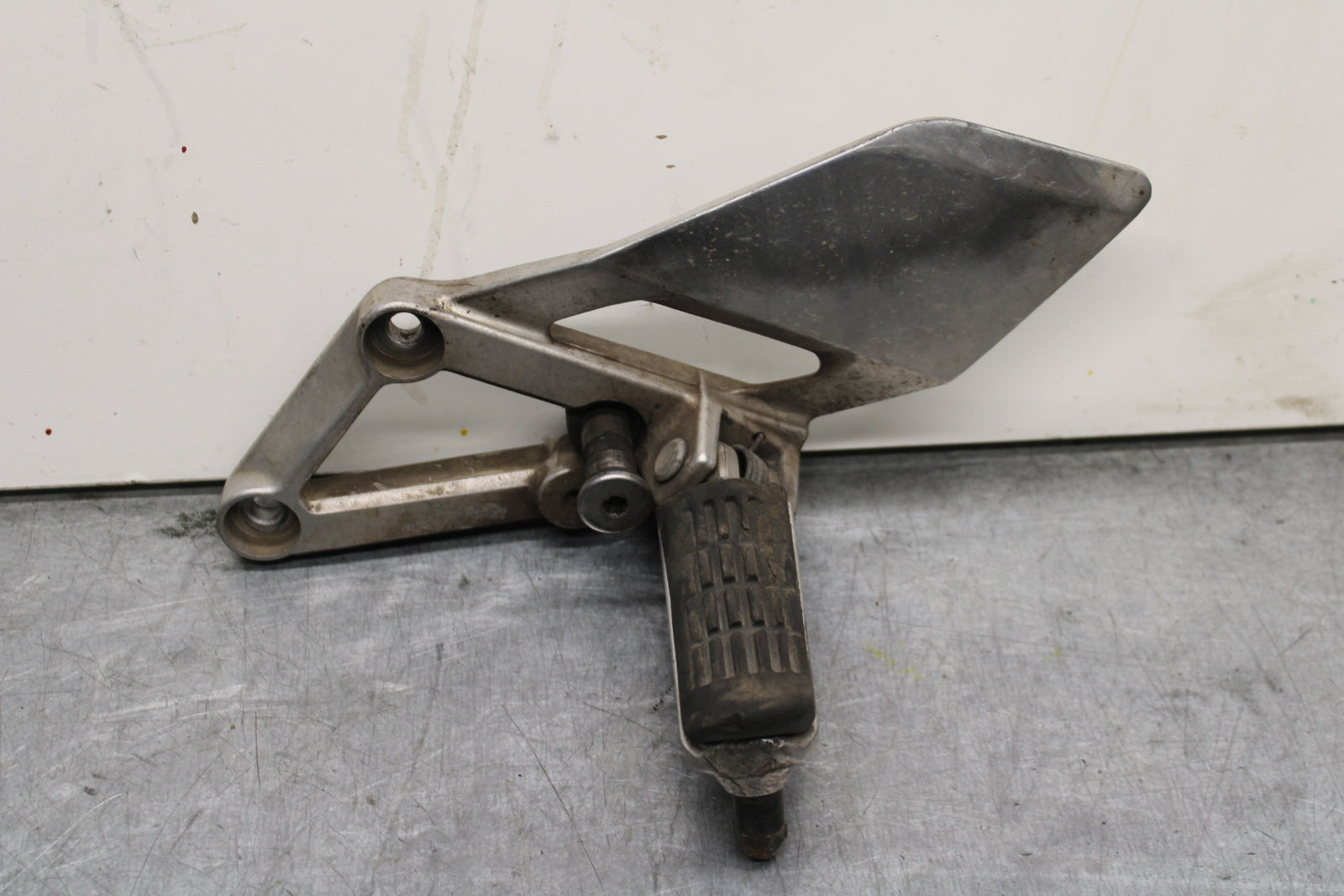 95-98 HONDA CBR600F3 LEFT REARSET REAR SET DRIVER FOOT PEG REST STOP BB122