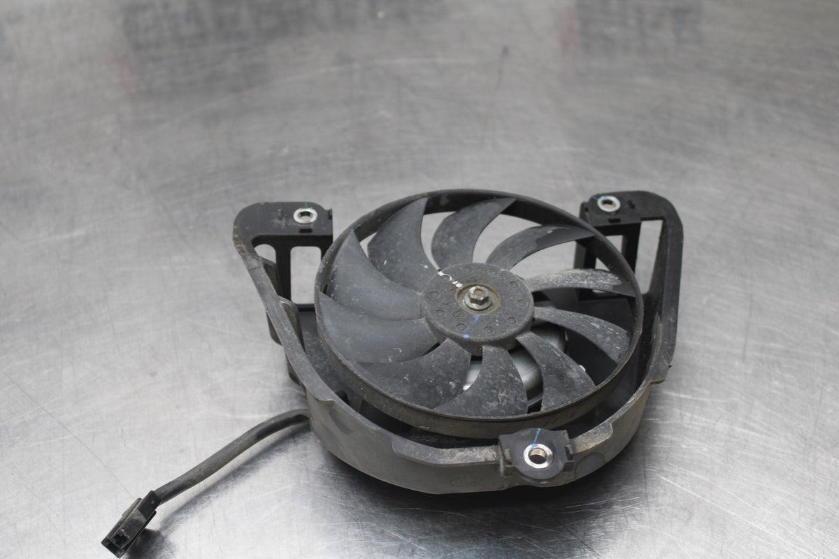 17-18 YAMAHA YZF R3 ENGINE RADIATOR COOLING FAN BB813
