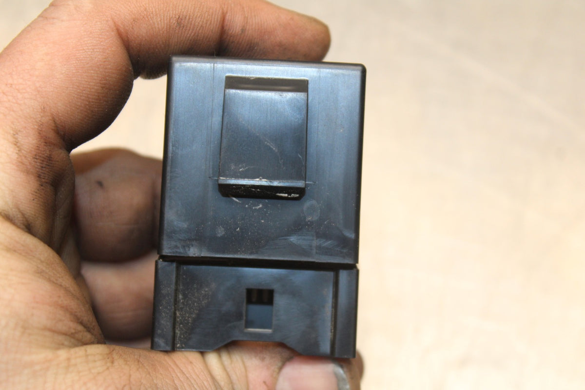 22-25 YAMAHA YZF R7 RELAY ASSEMBLY FUSE BOX BB850