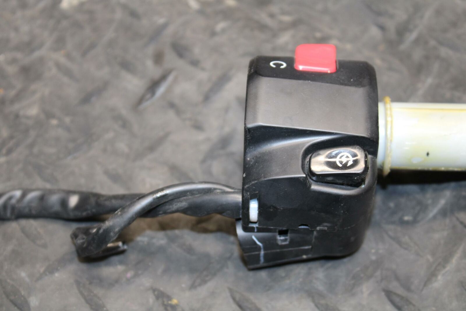 17 KAWASAKI NINJA 300 RIGHT CLIP ON HANDLE KILL OFF START SWITCH SWITCHES BB215