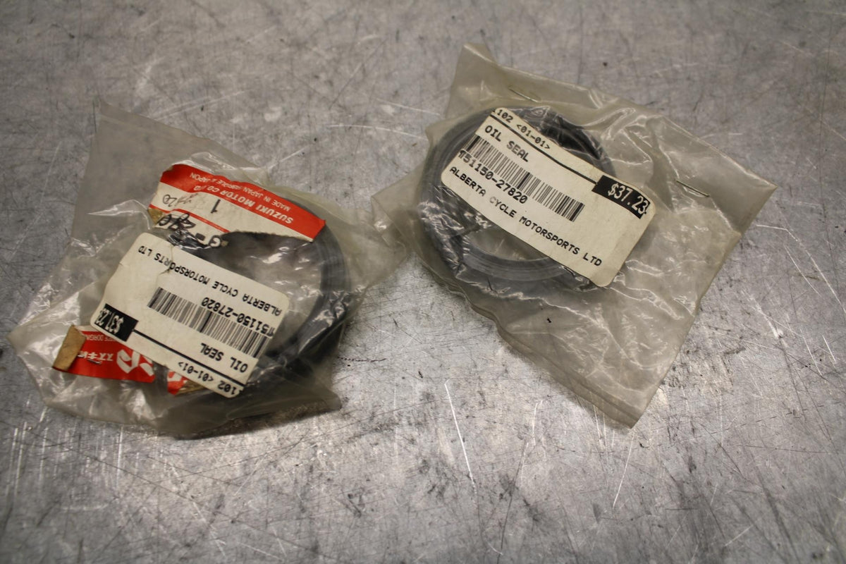 1980 Suzuki RM125 FRONT FORK OIL SEAL PAIR 51150-27820 BB42