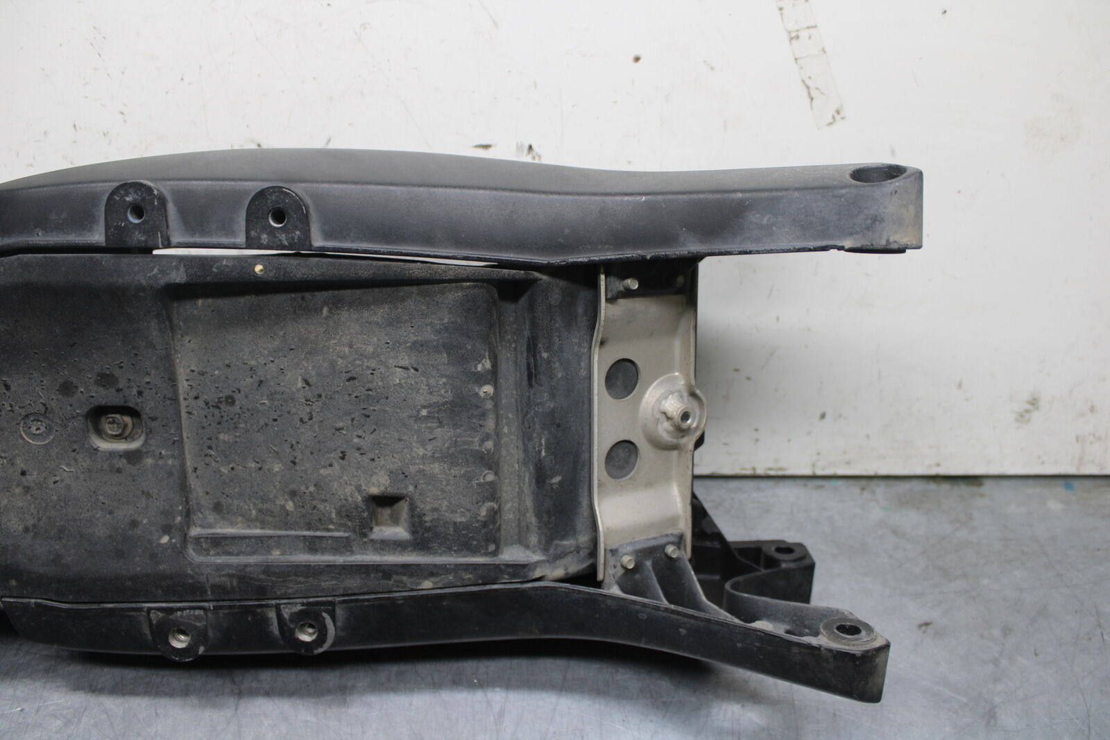 08-09 SUZUKI GSXR600 REAR SUBFRAME BACK SUB FRAME BB728