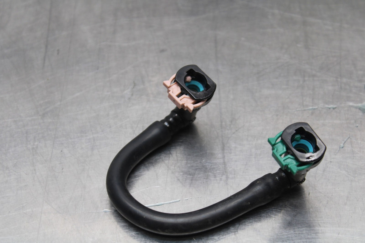 11-22 SUZUKI GSXR 600  FUEL HOSE GAS LINE TUBE PIPE BB193