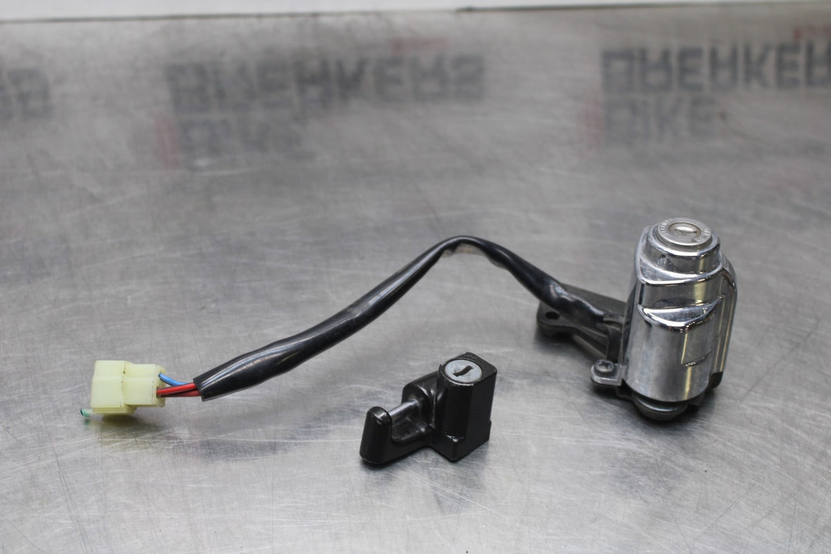 07 HONDA VTX1300R IGNITION LOCK & HELMET LOCK NO KEY BB825