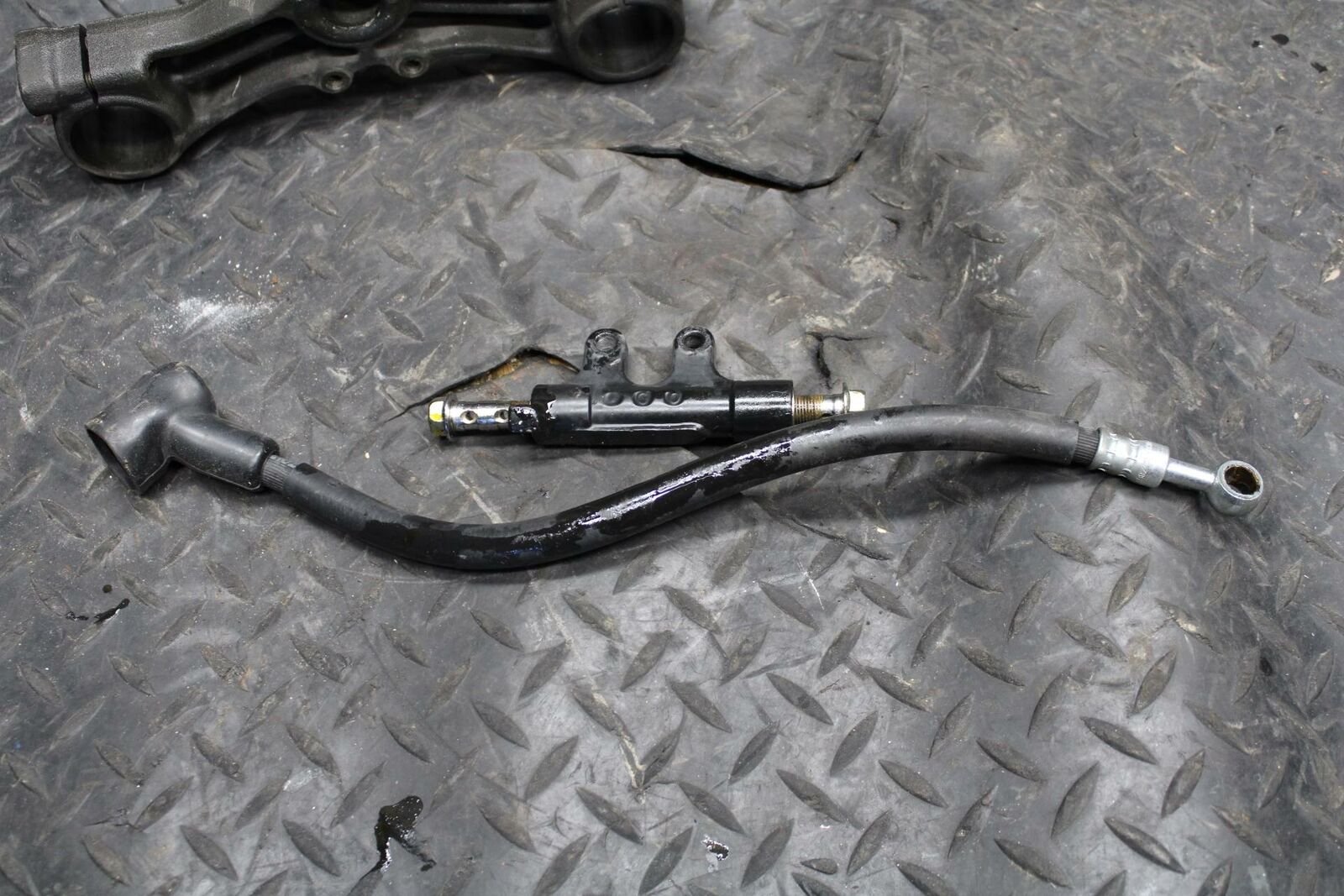 86 SUZUKI GS750ES FRONT BRAKE CALIPER HOSES LINES BB233