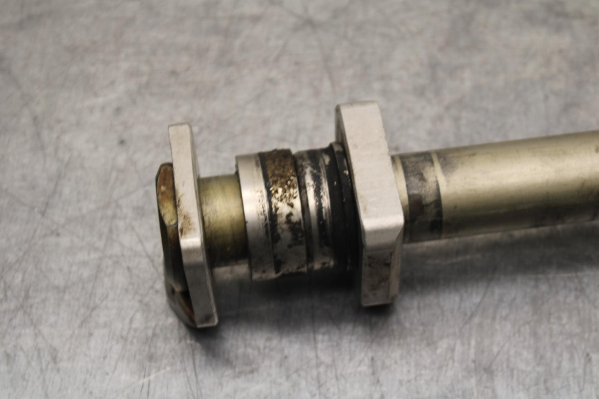 06-07 SUZUKI GSXR 600 REAR AXLE BACK WHEEL RIM PIVOT BOLT AXEL BB104