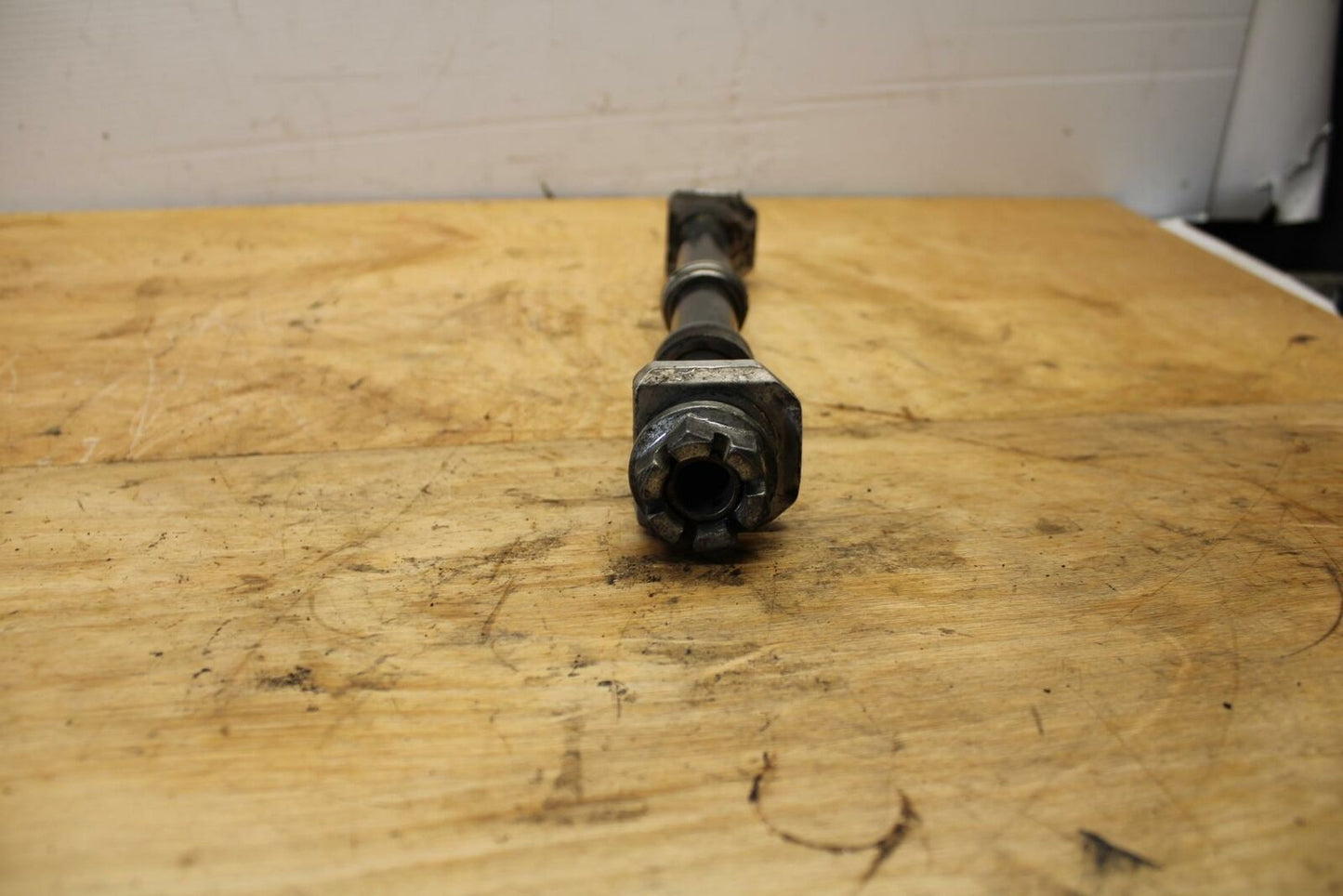 04-05 SUZUKI GSXR600 REAR AXLE BACK WHEEL RIM PIVOT BOLT AXEL BB329
