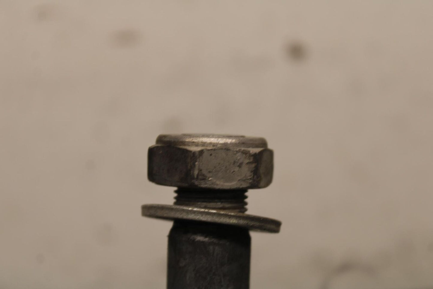 2008 Honda CBF1000 REAR AXLE BACK WHEEL RIM PIVOT BOLT AXEL BB641