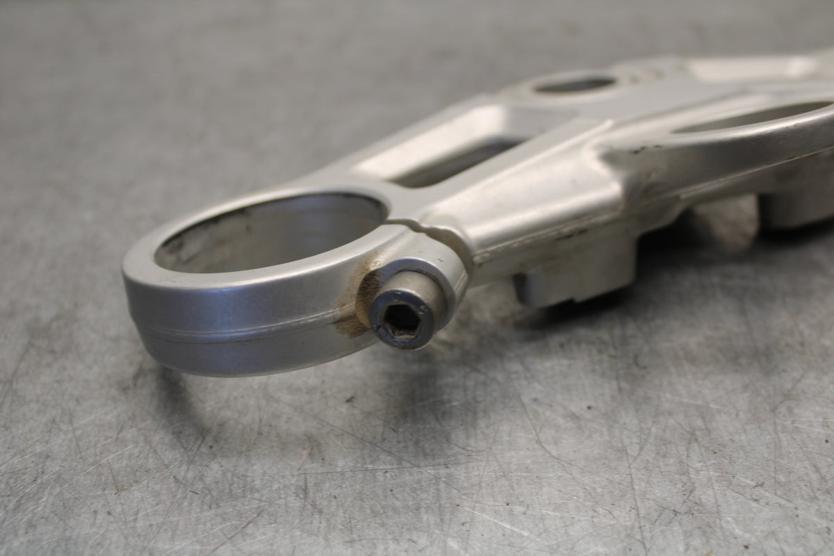 09-11 TRIUMPH DAYTONA 675 FORKS UPPER TRIPLE TREE CLAMP BB652