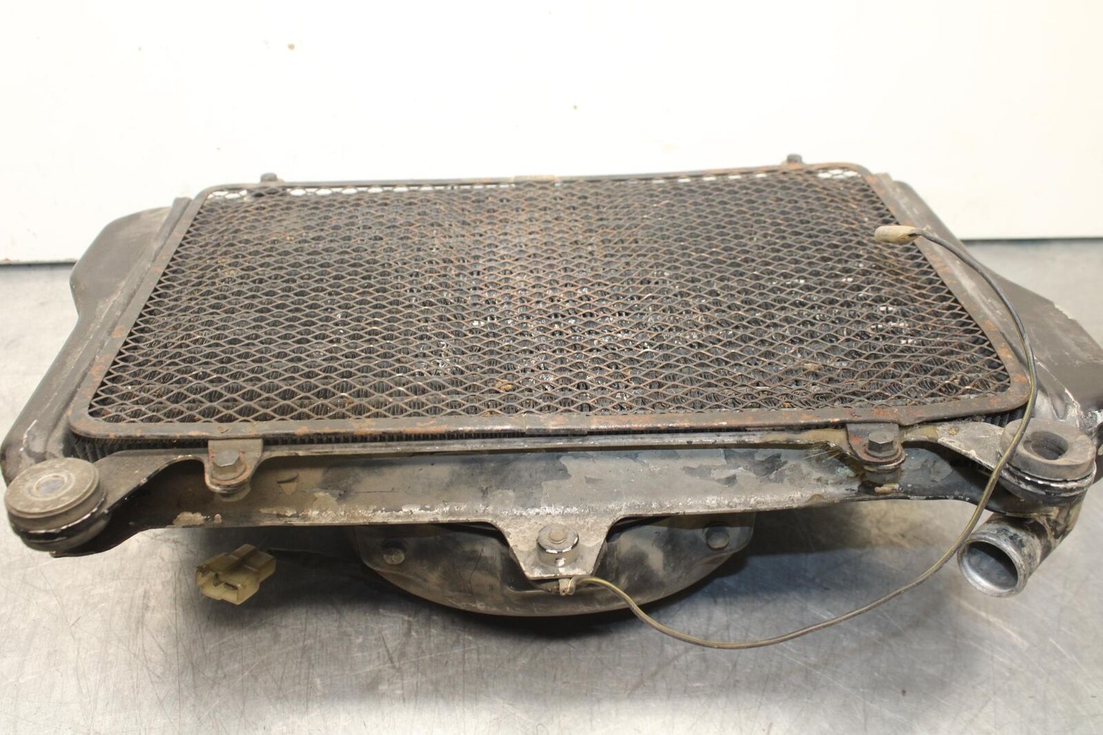 1984 Kawasaki Ninja 900R ZX900A ENGINE RADIATOR MOTOR COOLER COOLING  BB84