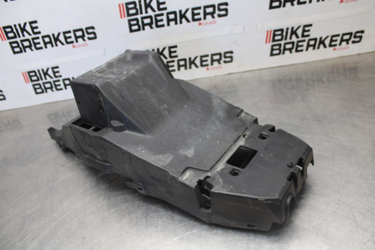 20-23 BMW F900R REAR BACK TAIL UNDERTAIL BATTERY TRAY PLASTIC BB923