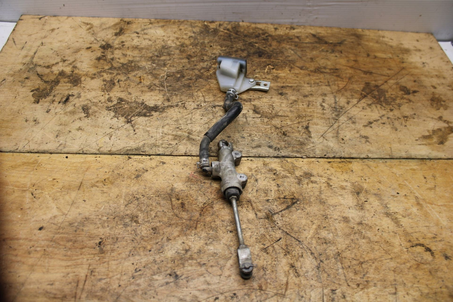 07-11 SUZUKI VSTROM 650 REAR BACK BRAKE MASTER CYLINDER W RESERVOIR BB340