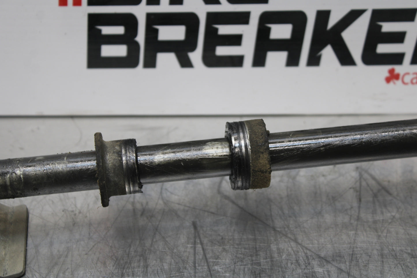03 SUZUKI SV650S REAR AXLE BACK WHEEL RIM PIVOT BOLT AXEL BB167