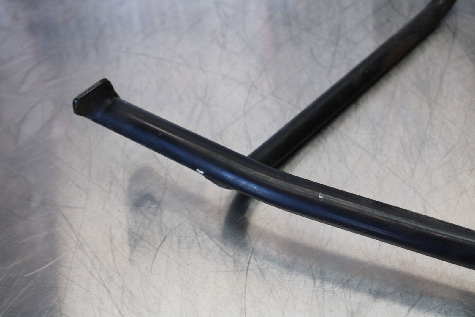 06-12 BMW F800ST CENTER MAIN STAND BB144