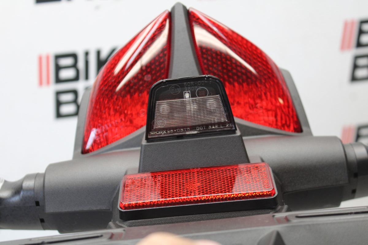 23-26 SUZUKI GSX-8S REAR TAIL LIGHT BACK FENDER TURN SIGNALS BB00