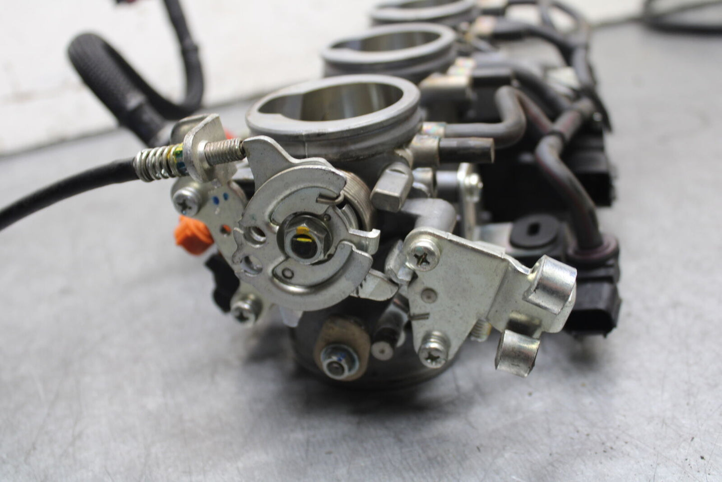 13-18 KAWASAKI NINJA ZX6R MAIN FUEL INJECTORS / THROTTLE BODIES BB682