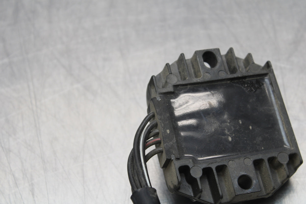 04-09 SUZUKI GS500F RECTIFIER VOLTAGE REGULATOR BB165