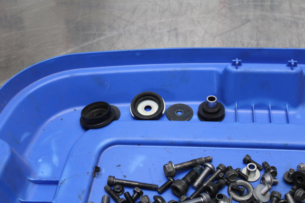 09 YAMAHA ROYAL STAR XVZ1300TF VENTURE MOUNTING BOLTS HARDWARE BB151