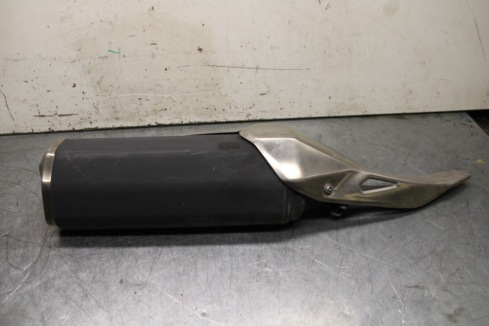 19-22 KAWASAKI Z400 EXHAUST PIPE MUFFLER SLIP ON CAN SILENCER BB708