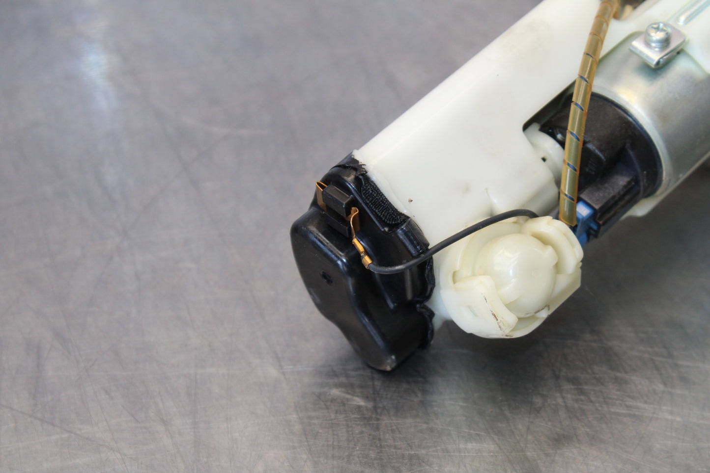 03-06 KAWASAKI Z1000 FUEL PUMP GAS PETROL SENDER UNIT BB164