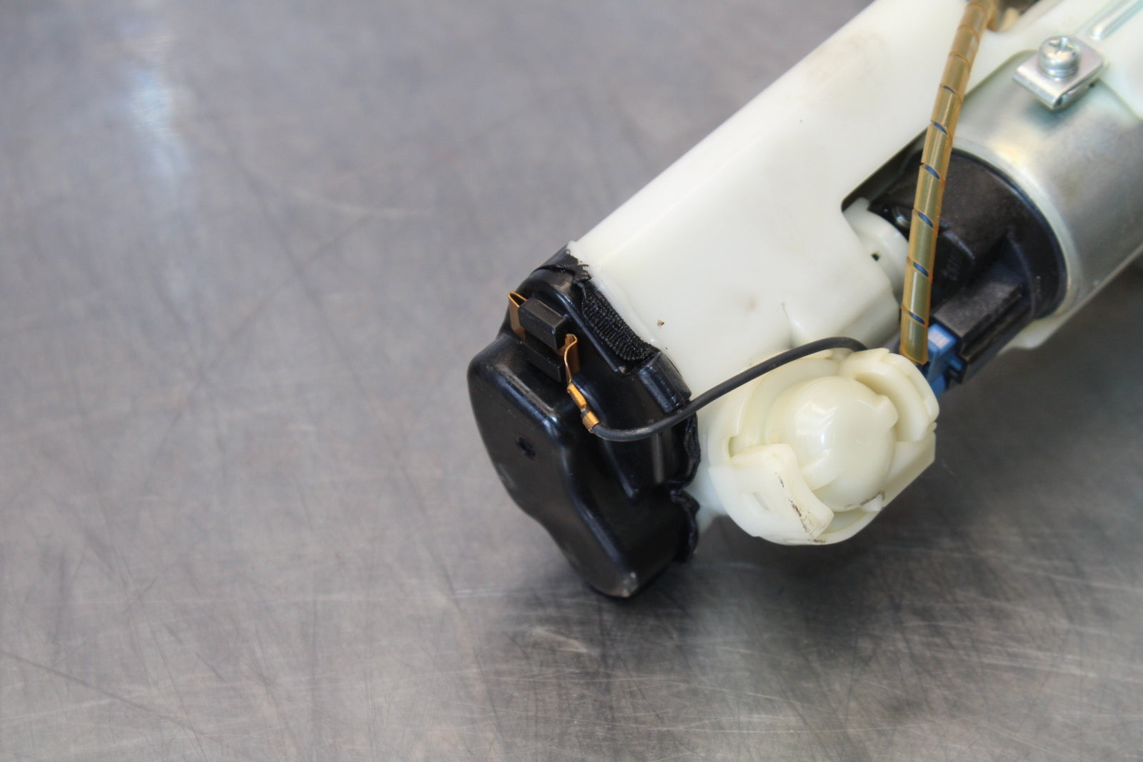 03-06 KAWASAKI Z1000 FUEL PUMP GAS PETROL SENDER UNIT BB164