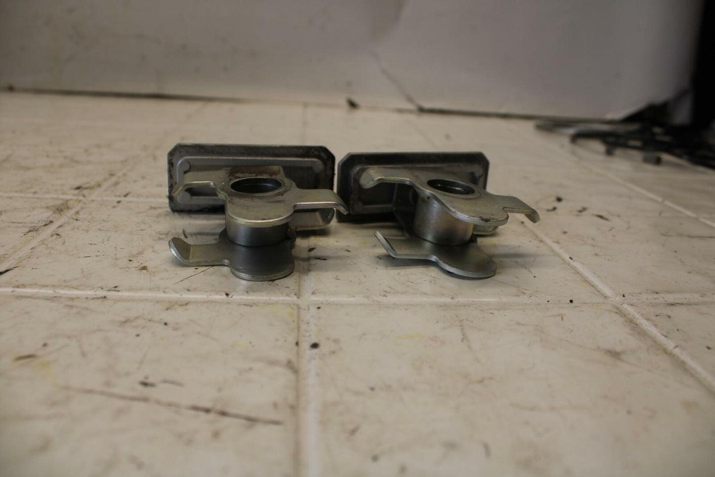 07 SUZUKI SV650 SWINGARM CHAIN TENSIONER ADJUSTMENT BRACKETS  BB13