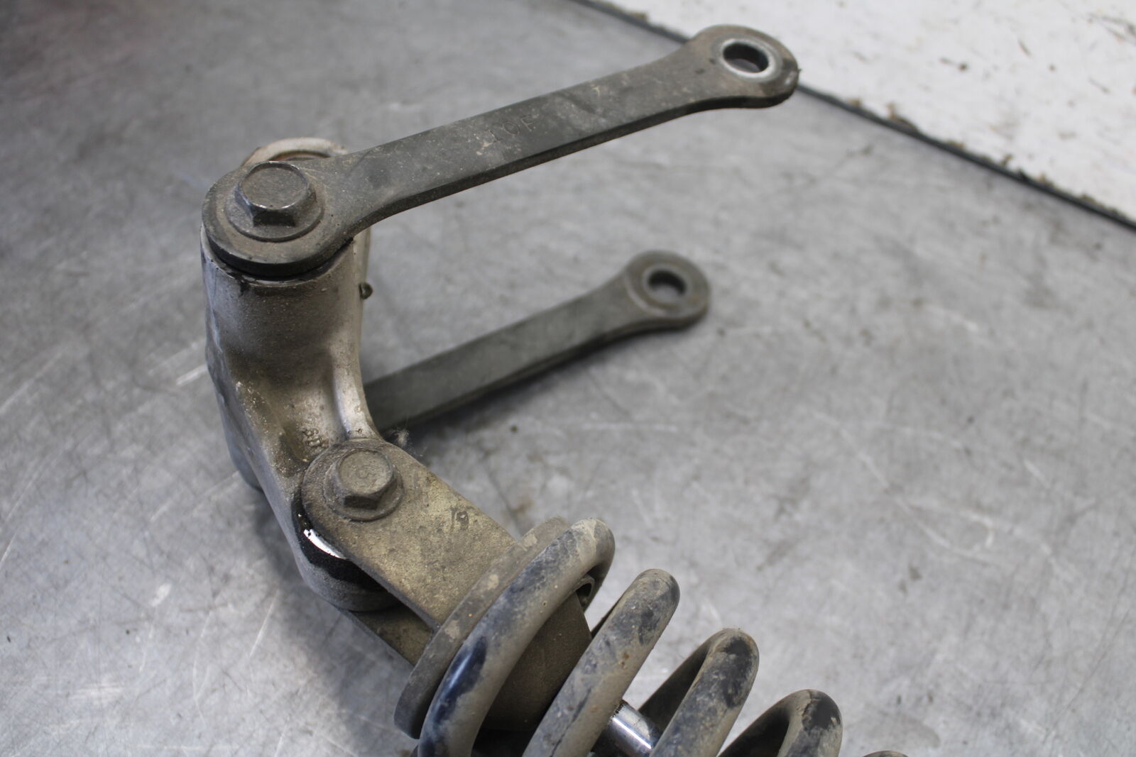 05-09 SUZUKI BOULEVARD C90 REAR BACK SHOCK ABSORBER BB692