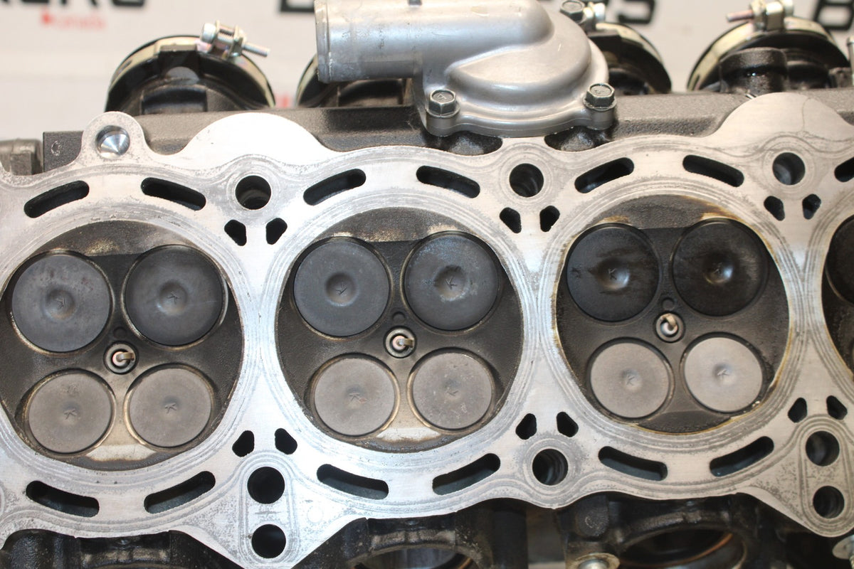 25 KAWASAKI Z900 1,659km ENGINE TOP END CYLINDER HEAD BB928
