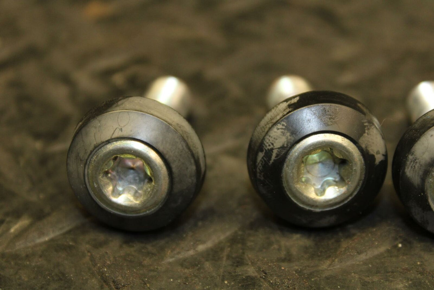 09-14 YAMAHA YZF R1 REAR BACK SUBFRAME SUB FRAME MOUNTING BOLTS HARDWARE BB192