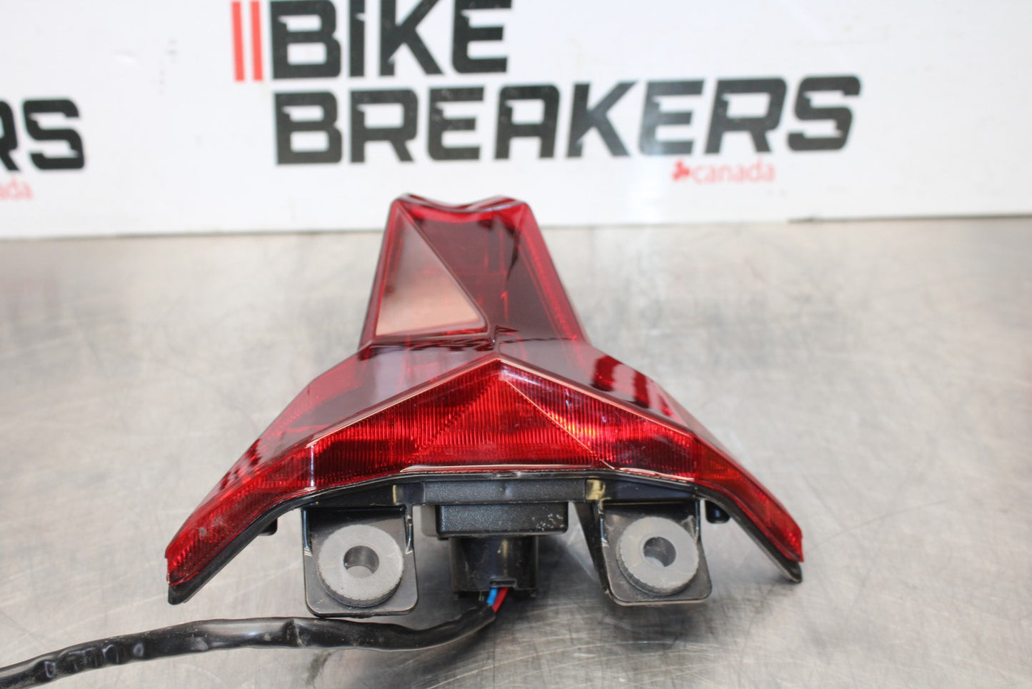 21-23 KAWASAKI NINJA ZX6R REAR TAIL TAILLIGHT BACK BRAKE LIGHT BB179