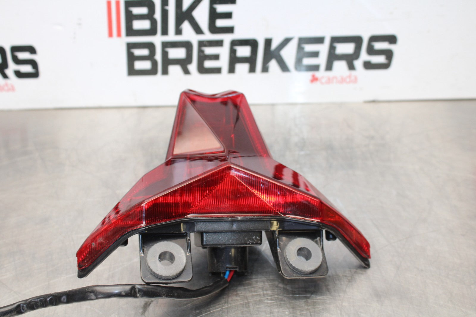 21-23 KAWASAKI NINJA ZX6R REAR TAIL TAILLIGHT BACK BRAKE LIGHT BB179