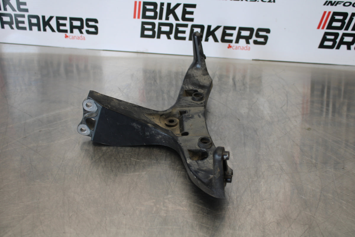 05-06 HONDA CBR600RR OEM UPPER FAIRING MIRROR GAUGES STAY BRACKET BB159