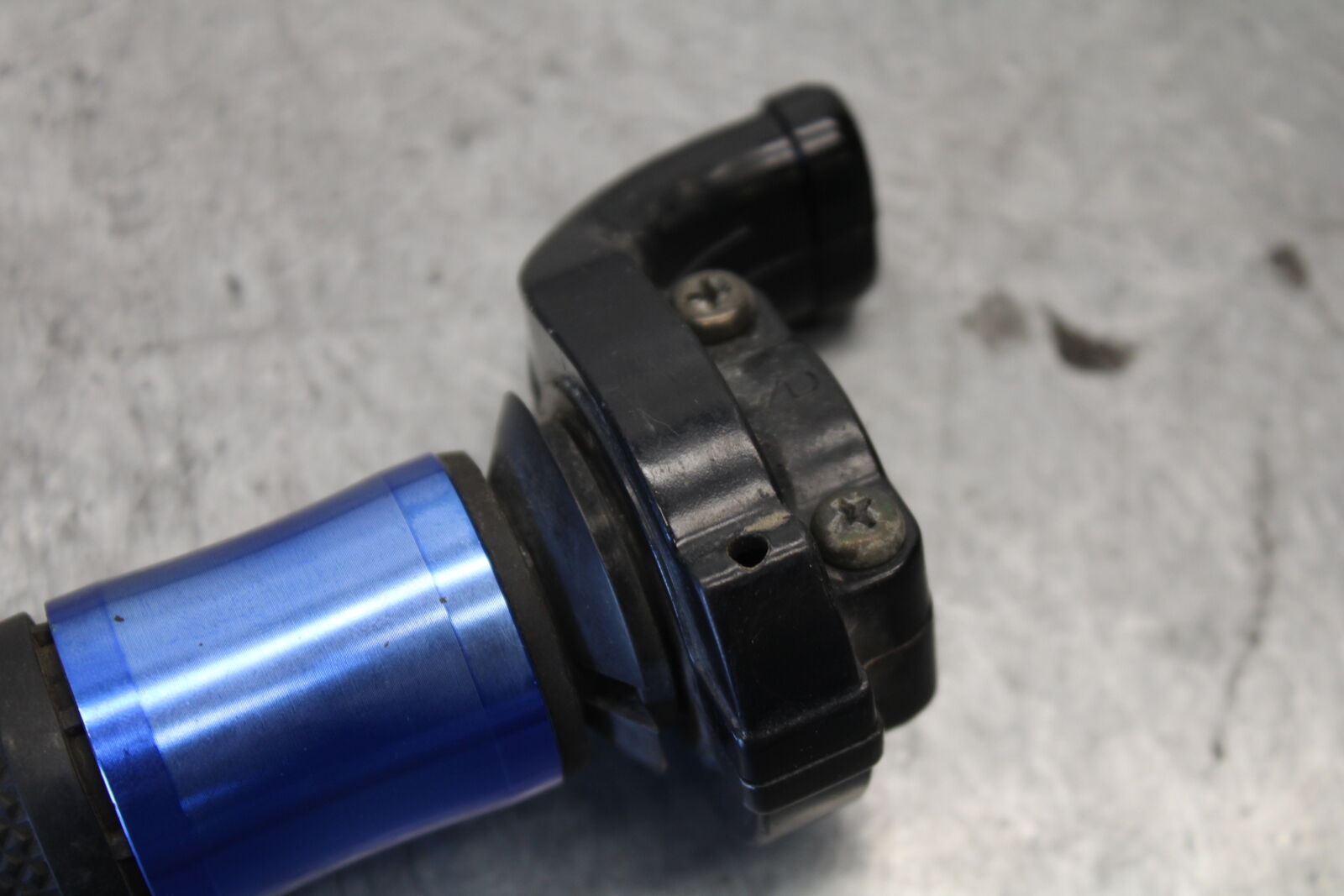 03-07 SUZUKI SV1000S THROTTLE CABLE HOUSING GUIDE 57100-14D00 58300-16G10 BB657