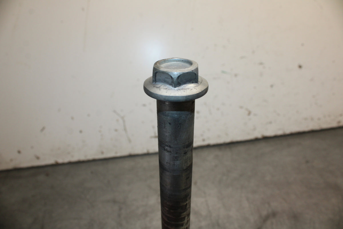 12-17 KAWASAKI ER-6N Z650 REAR AXLE BACK WHEEL RIM PIVOT BOLT AXEL BB709