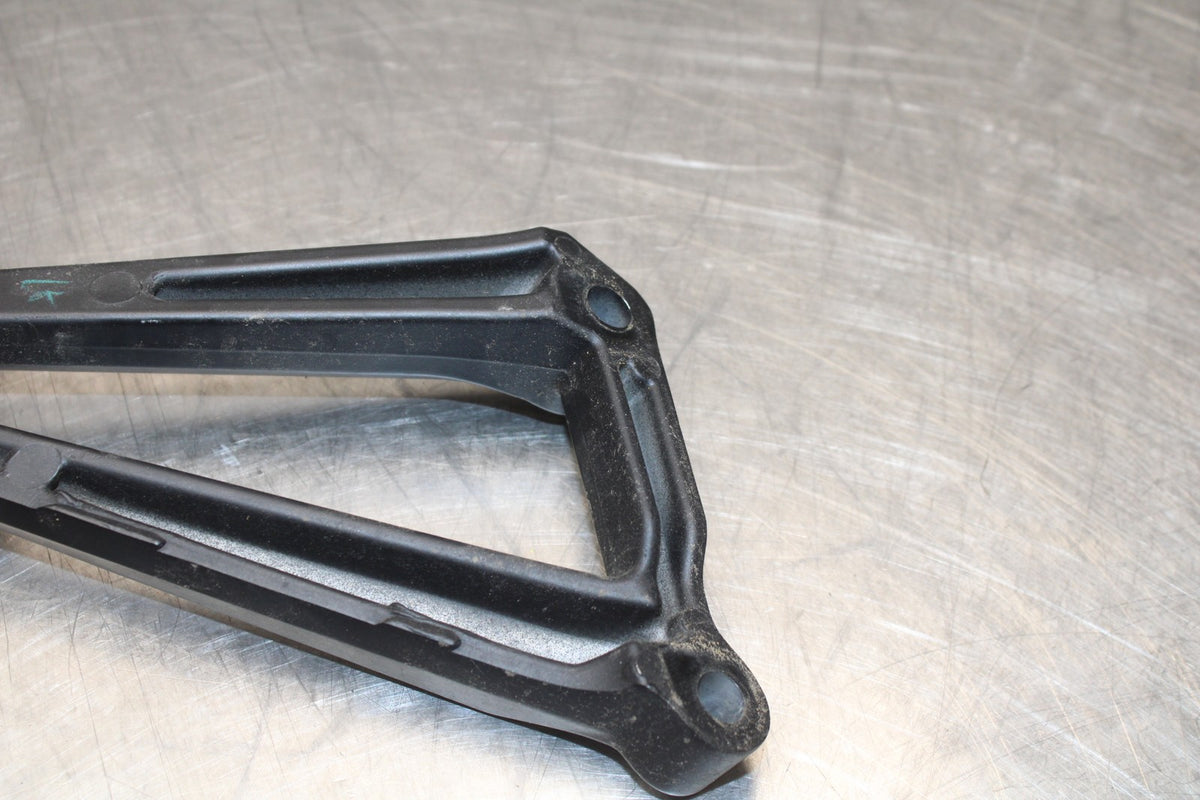 23 YAMAHA YZF R3 LEFT REAR BACK PASSENGER PEG BB806