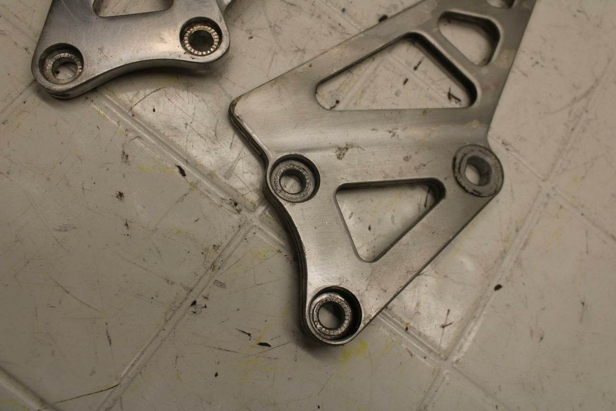 88 SUZUKI GSXR750 LEFT RIGHT REARSET REAR SET DRIVER PEG BRACKETS MOUNTS BB18