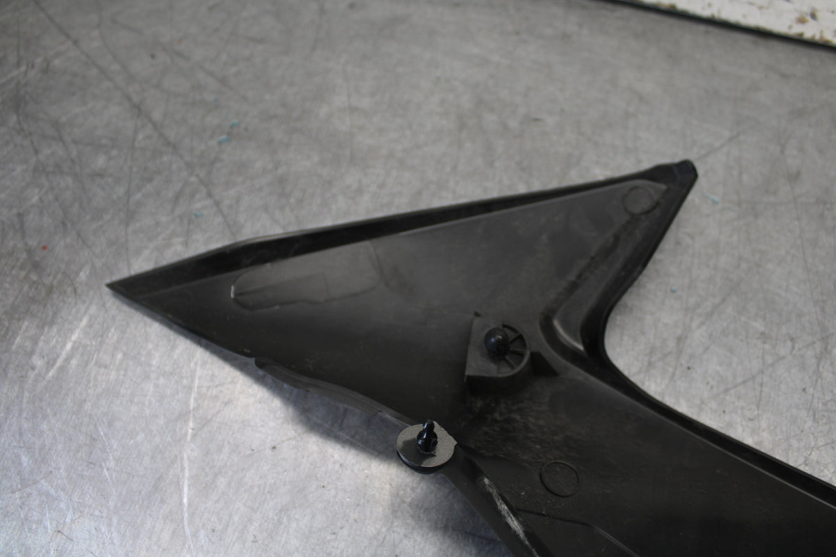 17-24 SUZUKI SV650 RIGHT GAS TANK FUEL CELL PANEL COVER TRIM COWL  BB706