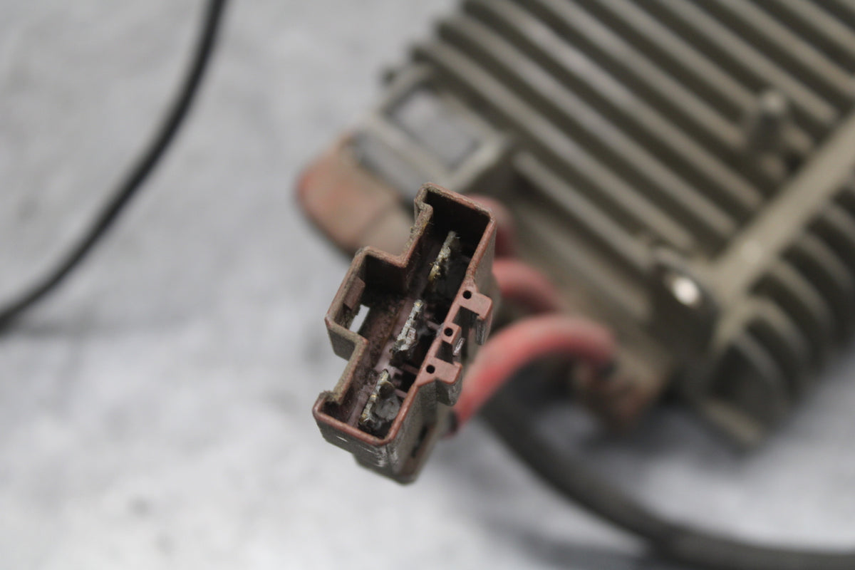 93-00 HONDA GOLDWING 1500 GL1500SE RECTIFIER VOLTAGE REGULATOR BB700