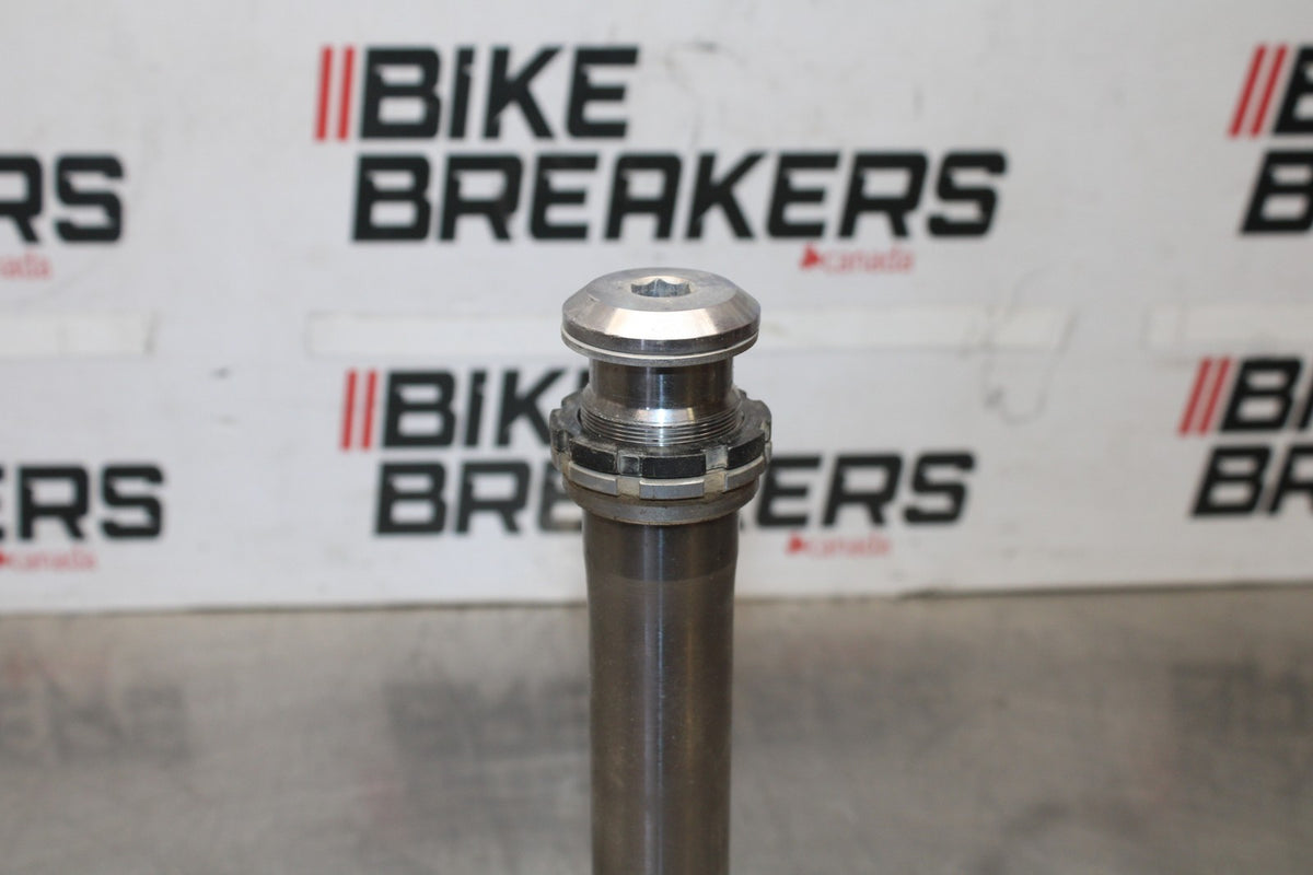 24 KAWASAKI NINJA ZX6R ZX636 ABS 40TH ANNIVERSARY FRONT FORKS TRIPLE BB911
