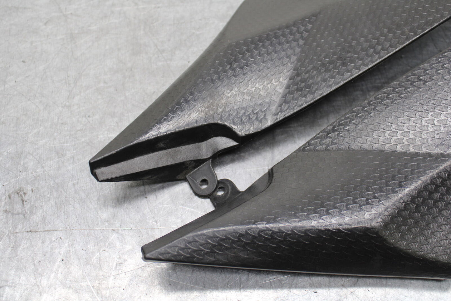06 YAMAHA YZF R6 AFTERMARKET RIGHT LEFT FUEL TANK PANELS COVERS TRIM SET  BB716
