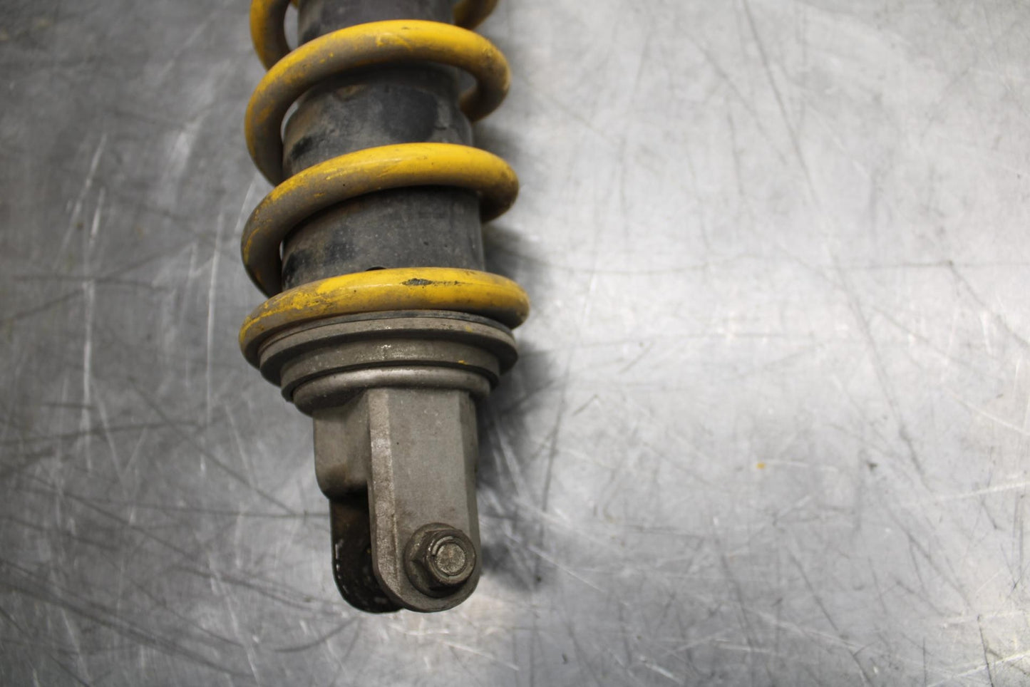 2004 Suzuki GSXR600 REAR BACK SHOCK ABSORBER SUSPENSION 62100-29G00-163 BB329 B