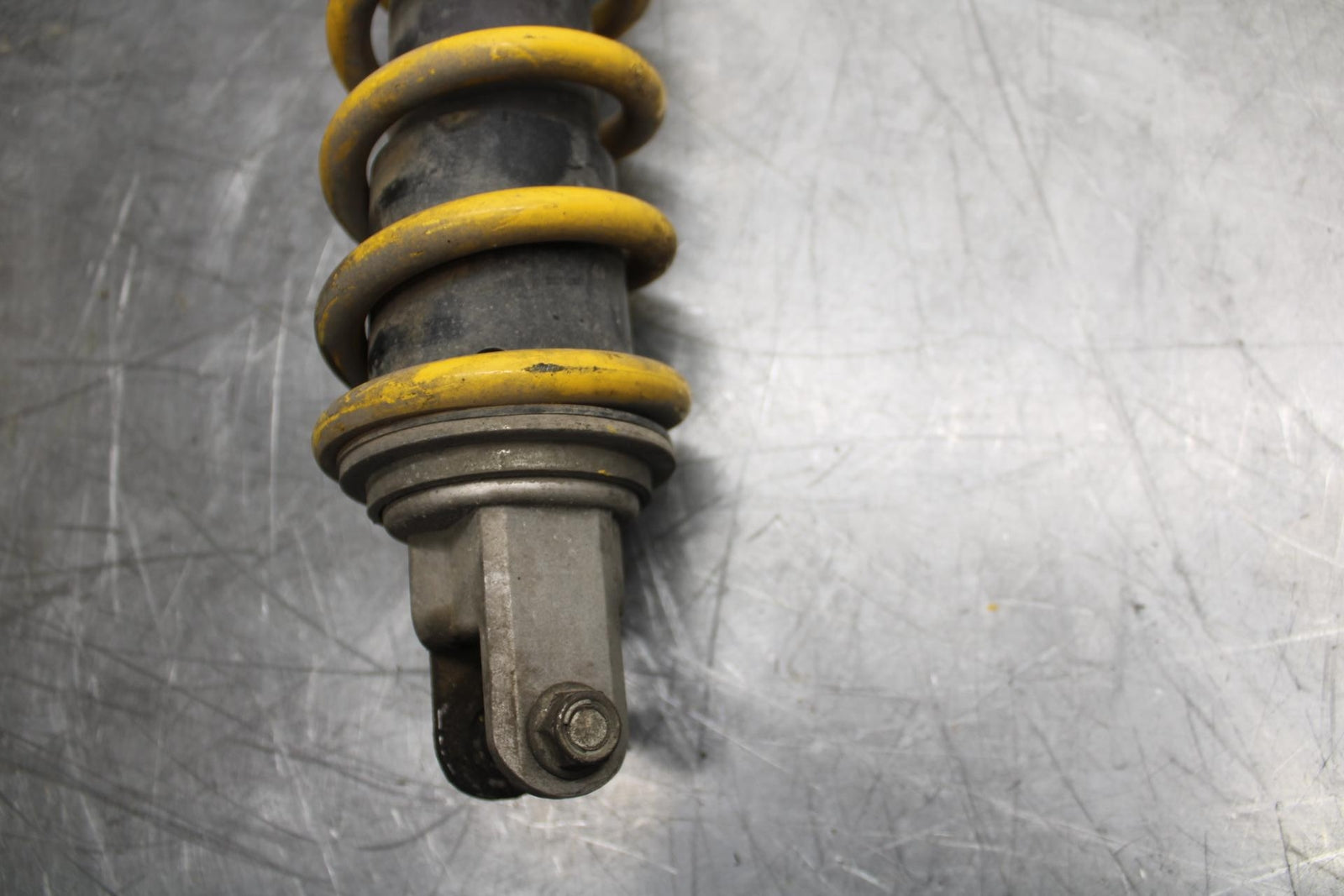 2004 Suzuki GSXR600 REAR BACK SHOCK ABSORBER SUSPENSION 62100-29G00-163 BB329 B