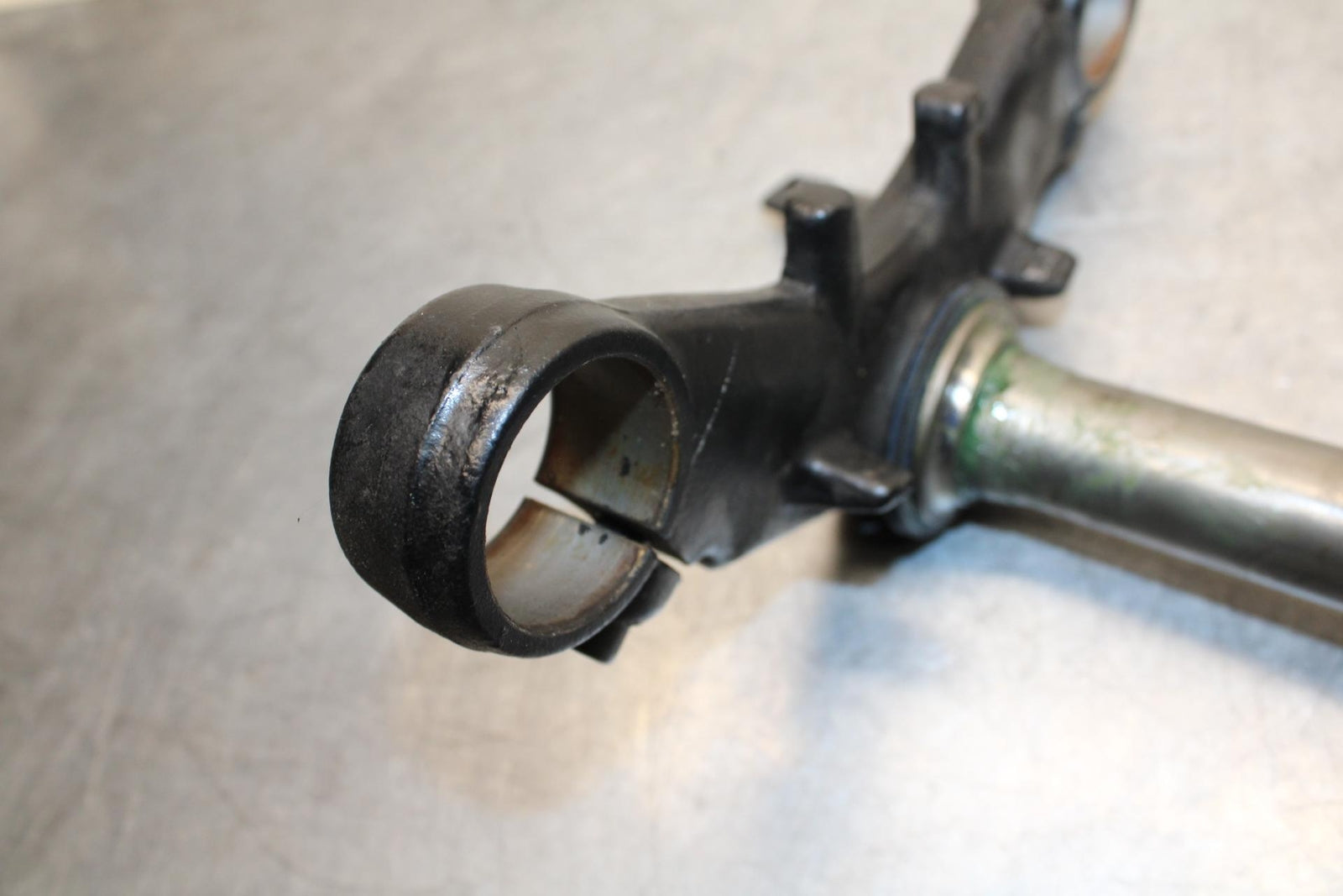 2015 Kawasaki Ninja 300 EX300 FRONT FORKS CLAMP LOWER TRIPLE TREE STEM BB61