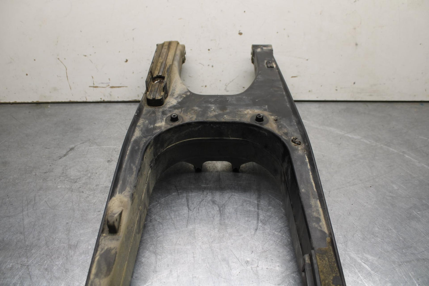 16-18 KTM 690 DUKE REAR SWINGARM BACK SUSPENSION SWING ARM BB631