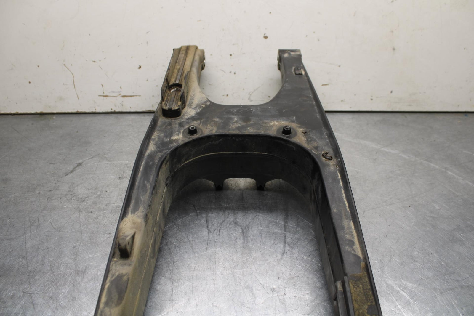 16-18 KTM 690 DUKE REAR SWINGARM BACK SUSPENSION SWING ARM BB631